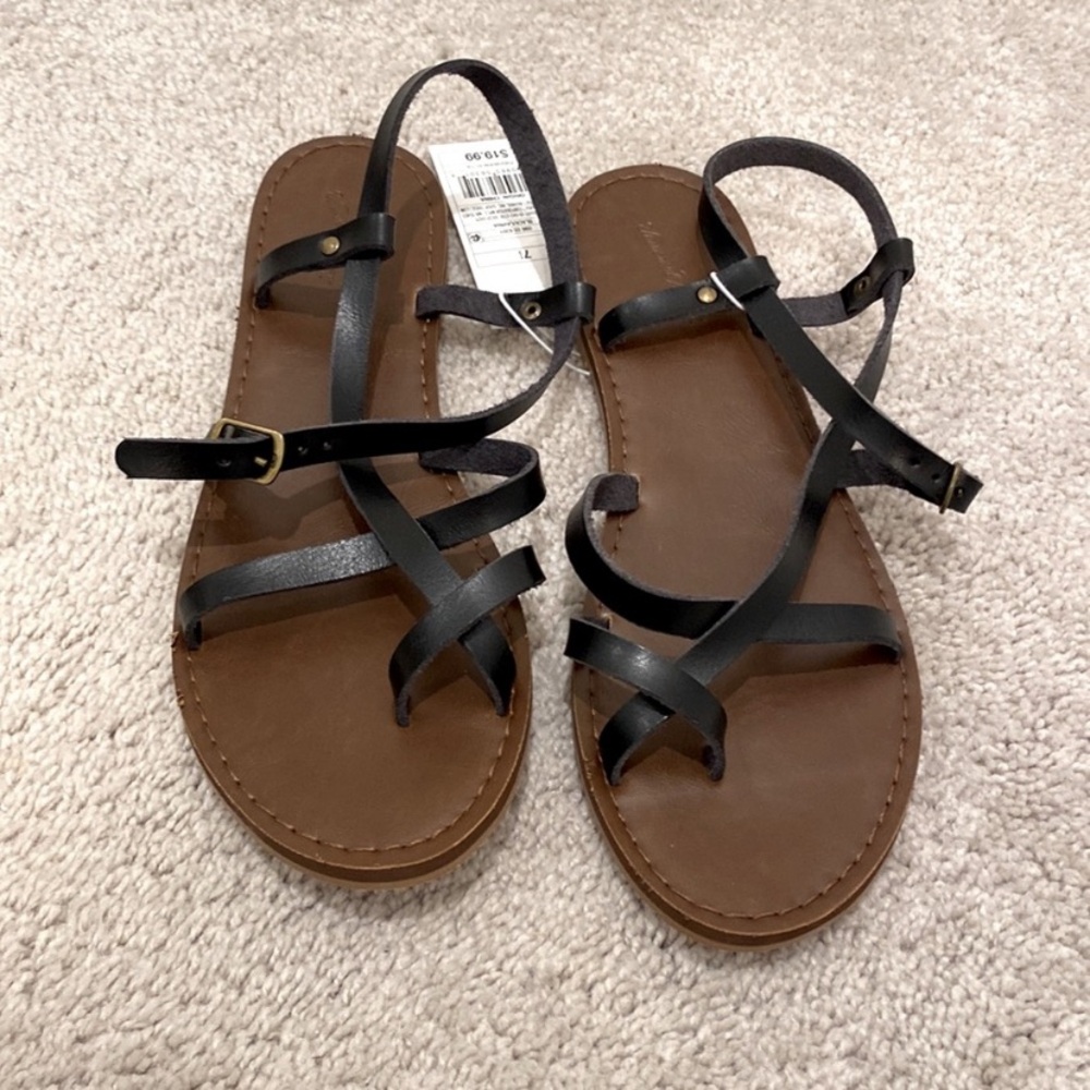 Universal thread sandals